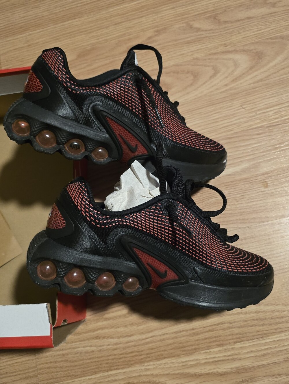 Nike Womens/kids Sz 4.5 Air Max DN Bred Black University Red Athletic Sneaker